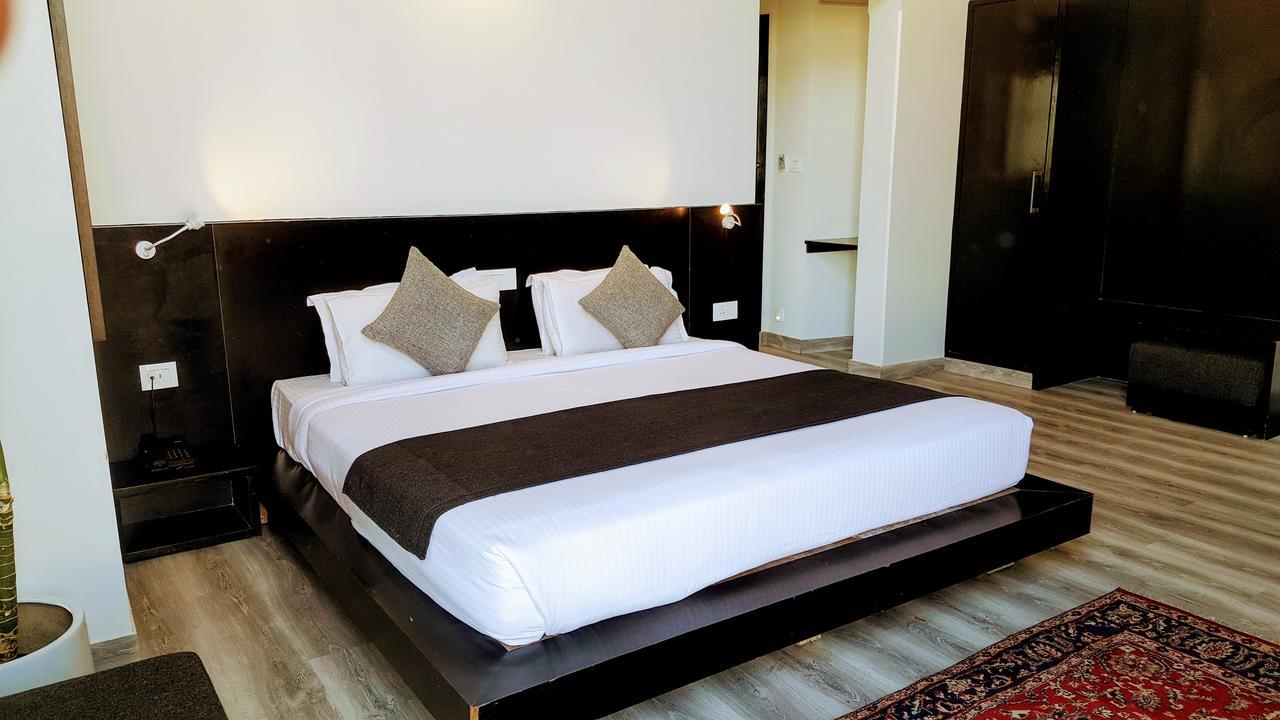 The Saneer Jaipur Hotel Ngoại thất bức ảnh
